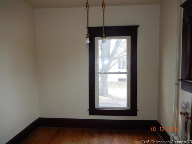 205 E Logan St, Arthur, IL 61911 photo 6