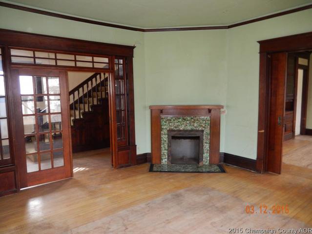 205 E Logan St, Arthur, IL 61911 photo 4