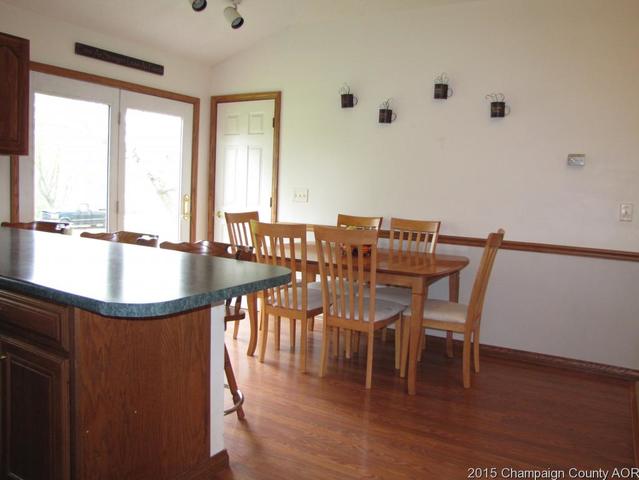 201 E Main St, Camargo, IL 61919 photo 7
