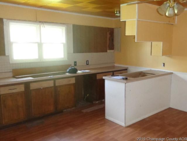 203 E Hardman St, Olney, IL 62450 photo 8