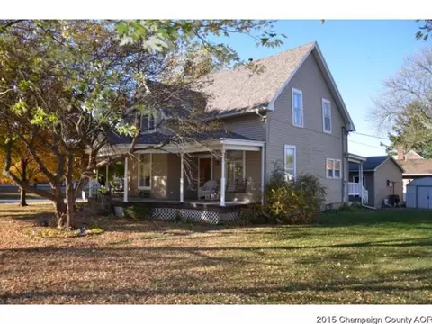 525 S Pine St, Arthur, IL 61911 photo 1