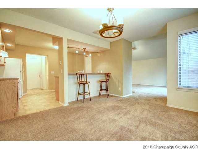 2011 Sunview Dr, Champaign, IL 61821 photo 7