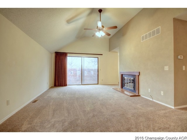 2011 Sunview Dr, Champaign, IL 61821 photo 3