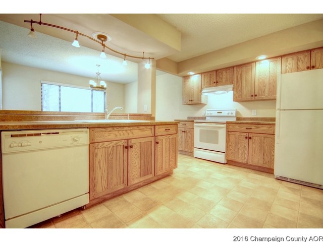 2011 Sunview Dr, Champaign, IL 61821 photo 10