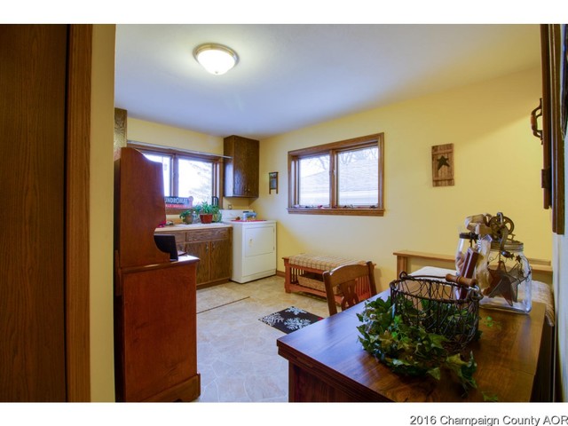 404 E Main St, Royal, IL 61871 photo 10