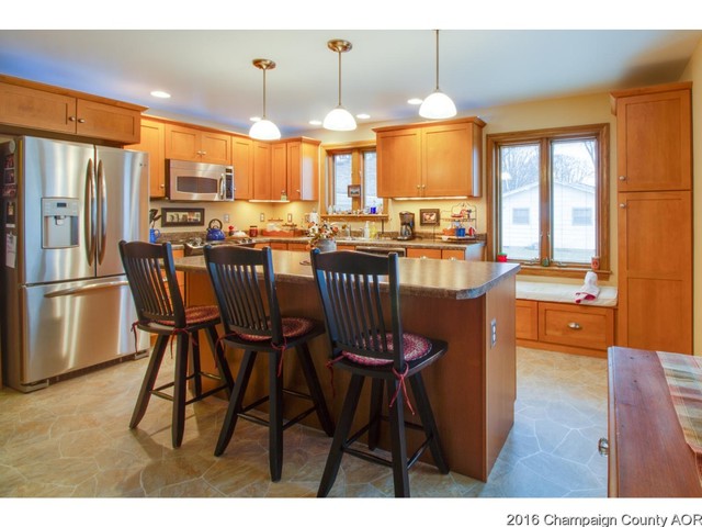 404 E Main St, Royal, IL 61871 photo 4