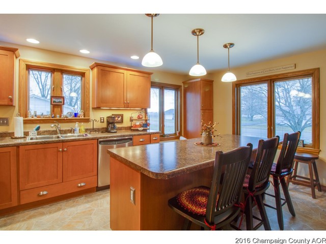 404 E Main St, Royal, IL 61871 photo 5