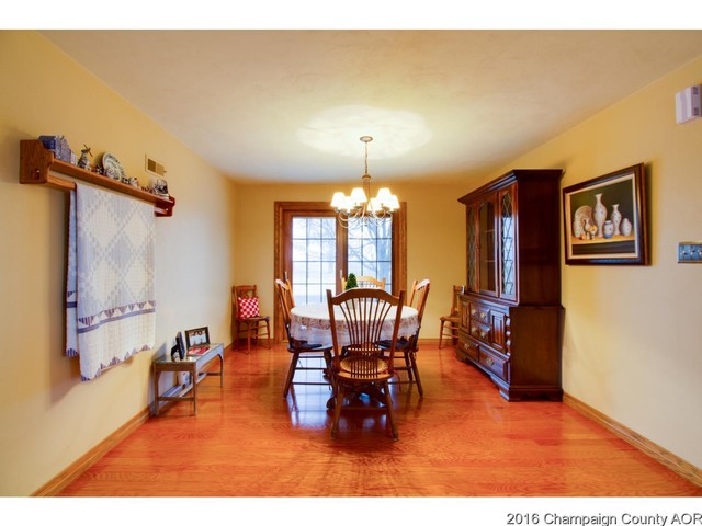 404 E Main St, Royal, IL 61871 photo 7
