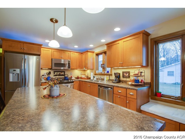 404 E Main St, Royal, IL 61871 photo 6