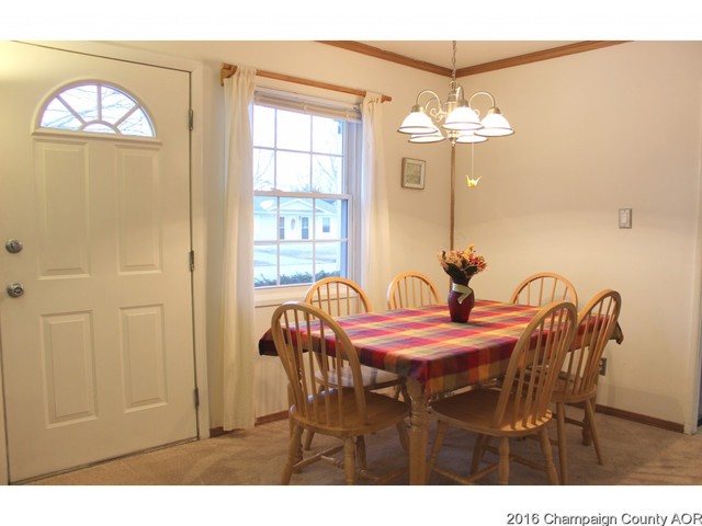 2203 Rodney Dr, Champaign, IL 61821 photo 2