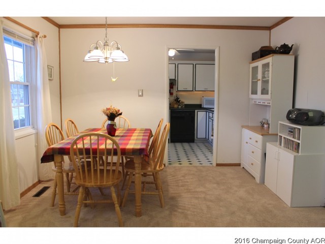 2203 Rodney Dr, Champaign, IL 61821 photo 4