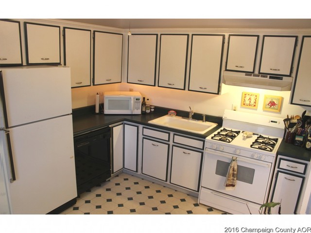2203 Rodney Dr, Champaign, IL 61821 photo 5