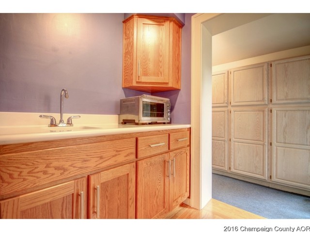 404 S Willis Ave, Champaign, IL 61821 photo 14