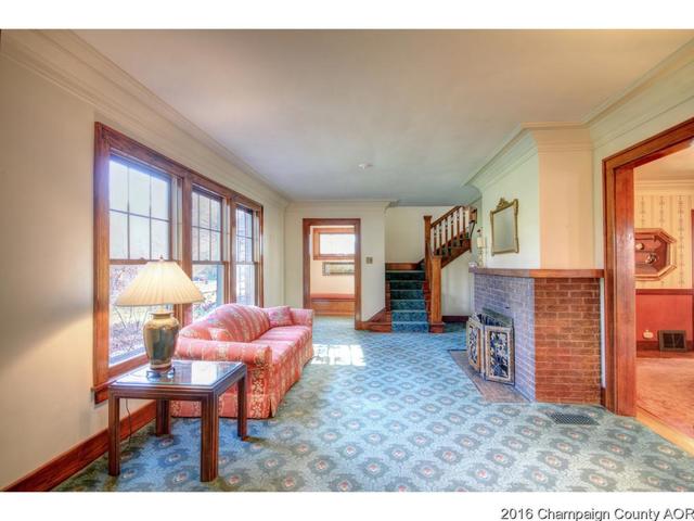 910 W Healey St, Champaign, IL 61821 photo 2