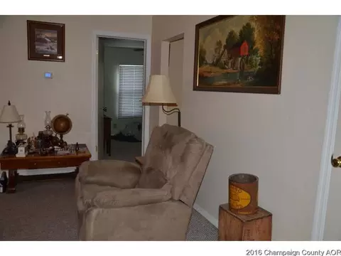 421 S Beech, Arthur, IL 61911 photo 3