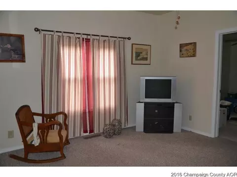 421 S Beech, Arthur, IL 61911 photo 4