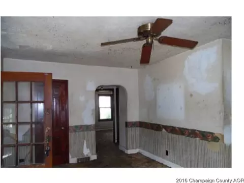 302 S Oak St, Normal, IL 61761 photo 3