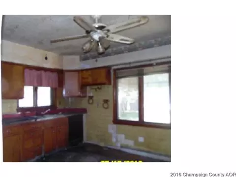302 S Oak St, Normal, IL 61761 photo 4
