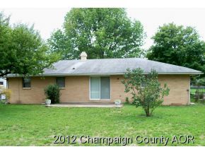 148 W Bond St, Bement, IL 61813 photo 2