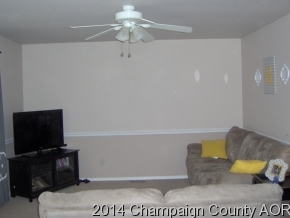 605 Castleton Dr, Champaign, IL 61821 photo 4
