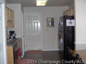 605 Castleton Dr, Champaign, IL 61821 photo 6