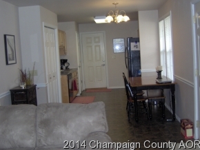 605 Castleton Dr, Champaign, IL 61821 photo 3