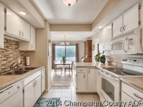 2118 Sunview Dr, Champaign, IL 61821 photo 7
