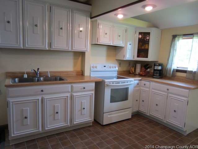 1151 Cr 2250 E, Sidney, IL 61877 photo 3