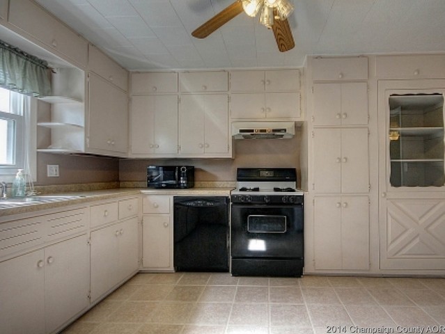 409 E Railroad St, Sidney, IL 61877 photo 4