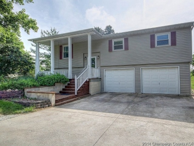 409 E Railroad St, Sidney, IL 61877 photo 1