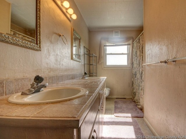 409 E Railroad St, Sidney, IL 61877 photo 12
