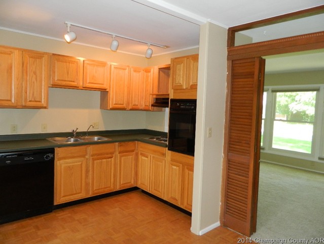 2001 Cypress Dr, Champaign, IL 61821 photo 6