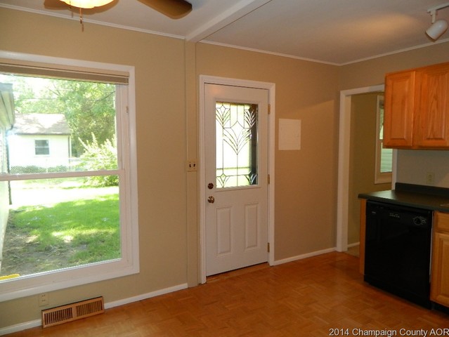 2001 Cypress Dr, Champaign, IL 61821 photo 4