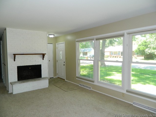 2001 Cypress Dr, Champaign, IL 61821 photo 3