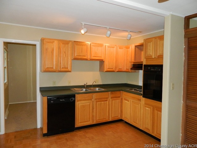 2001 Cypress Dr, Champaign, IL 61821 photo 7