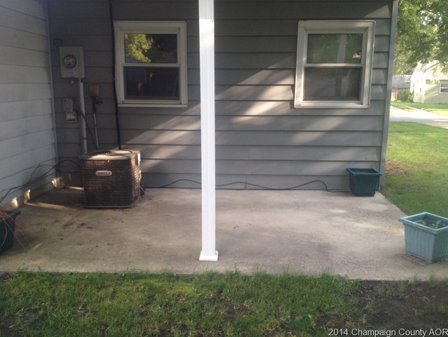 212 Arcadia Dr, Rantoul, IL 61866 photo 5