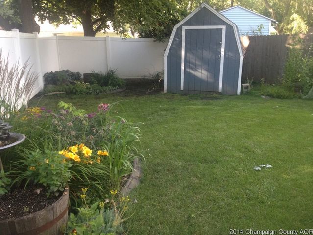 212 Arcadia Dr, Rantoul, IL 61866 photo 4