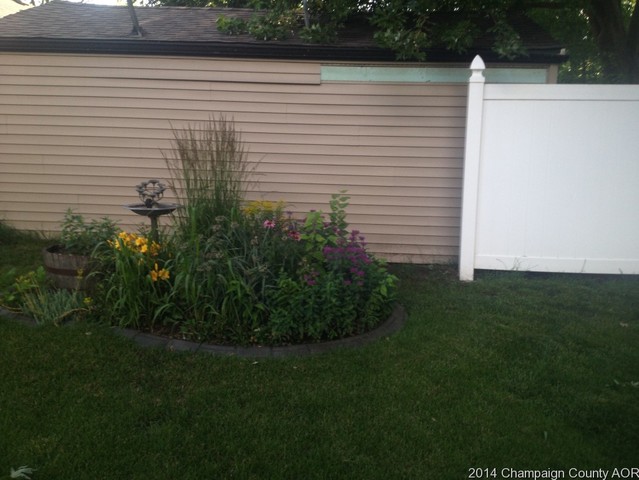 212 Arcadia Dr, Rantoul, IL 61866 photo 9