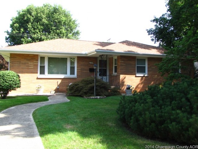 202 E Scott St, Tuscola, IL 61953 photo 1