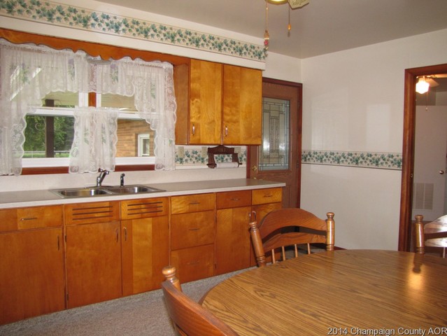 202 E Scott St, Tuscola, IL 61953 photo 11