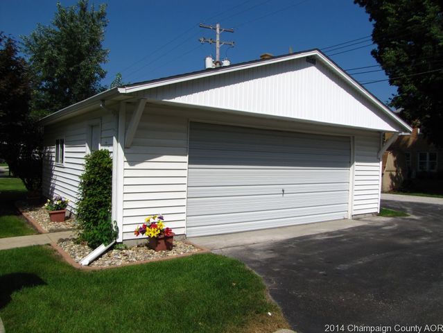 202 E Scott St, Tuscola, IL 61953 photo 16