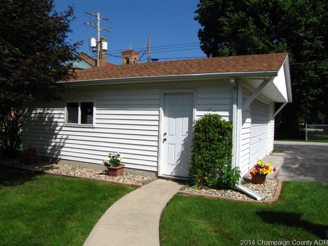 202 E Scott St, Tuscola, IL 61953 photo 15