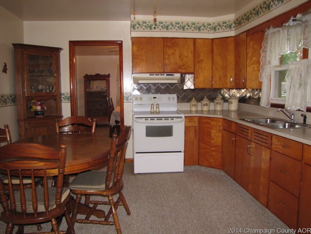 202 E Scott St, Tuscola, IL 61953 photo 12