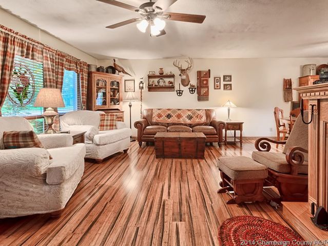 301 E Thomas St, Ludlow, IL 60949 photo 4
