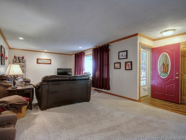 10 Bennett Dr, Monticello, IL 61856 photo 4