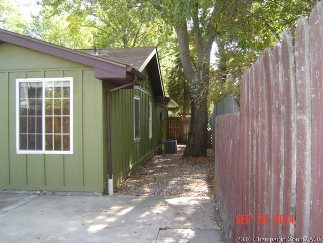 915 Pinecrest Dr, Rantoul, IL 61866 photo 23