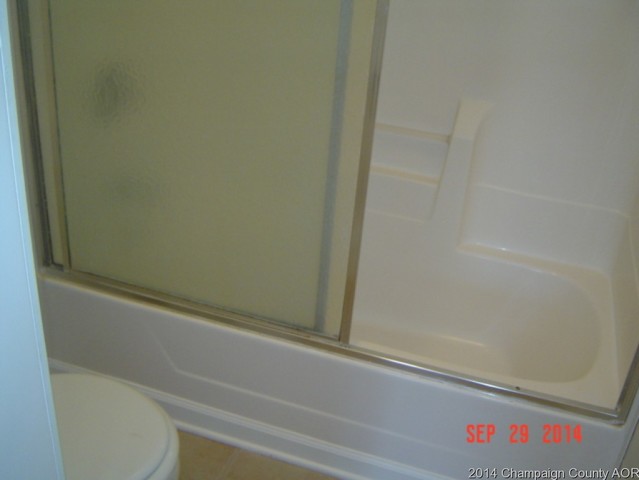 915 Pinecrest Dr, Rantoul, IL 61866 photo 7