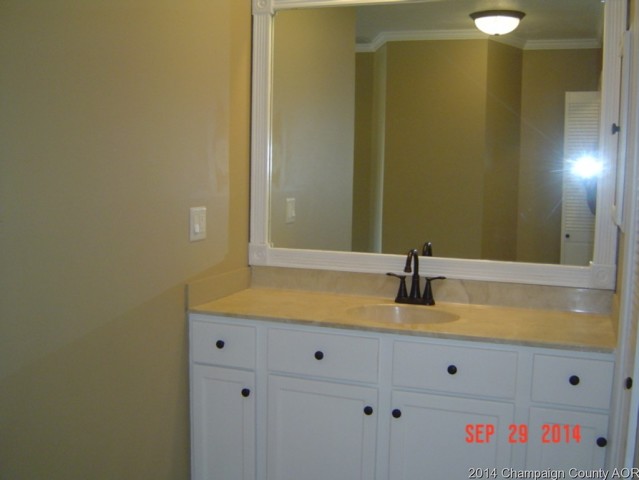 915 Pinecrest Dr, Rantoul, IL 61866 photo 8