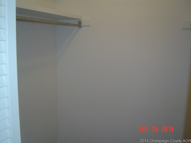 915 Pinecrest Dr, Rantoul, IL 61866 photo 9