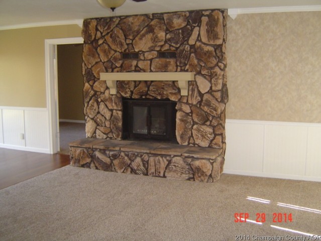 915 Pinecrest Dr, Rantoul, IL 61866 photo 3